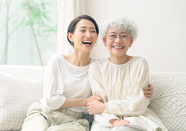 入れ歯であなたの毎日に、自然な笑顔を